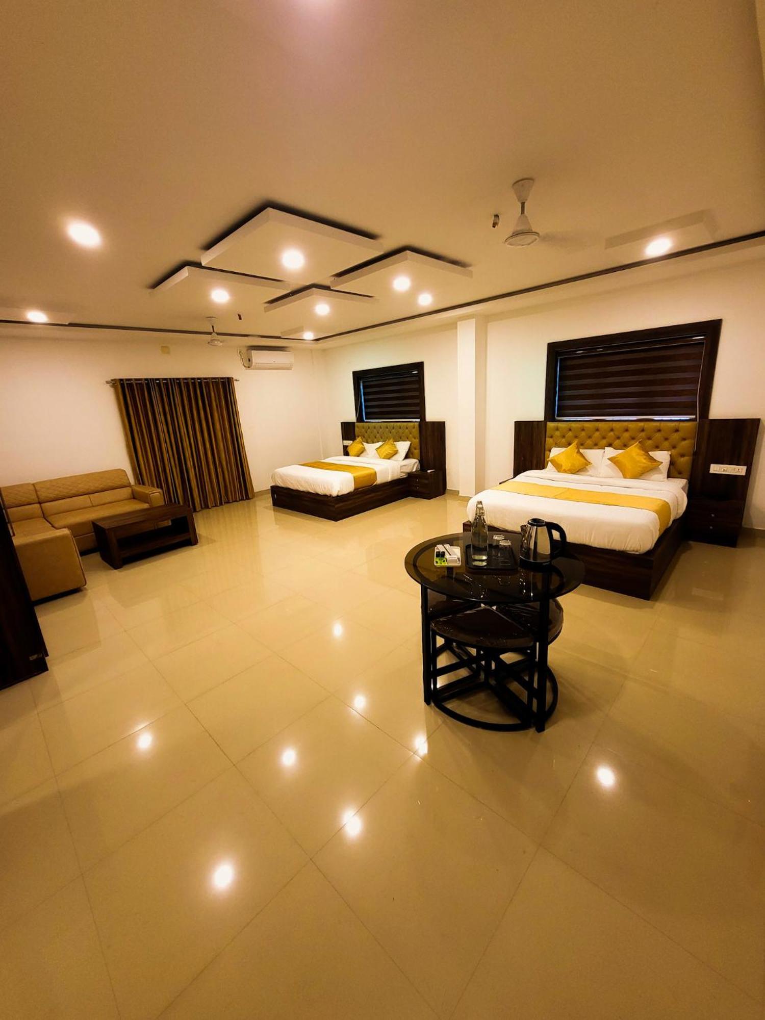 Thejaswini Residency Cheruvathur Nīleshwar Exteriör bild