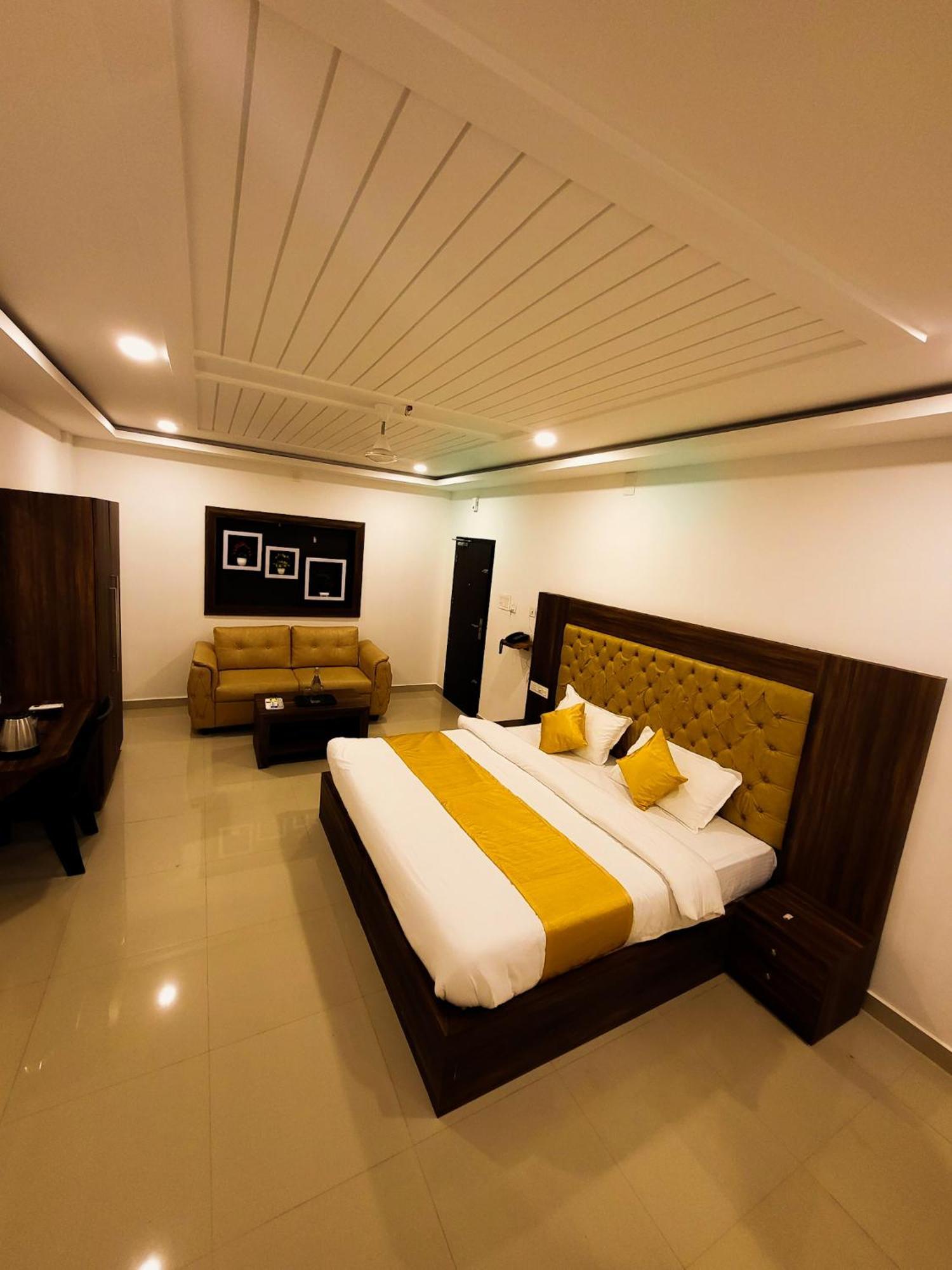 Thejaswini Residency Cheruvathur Nīleshwar Exteriör bild