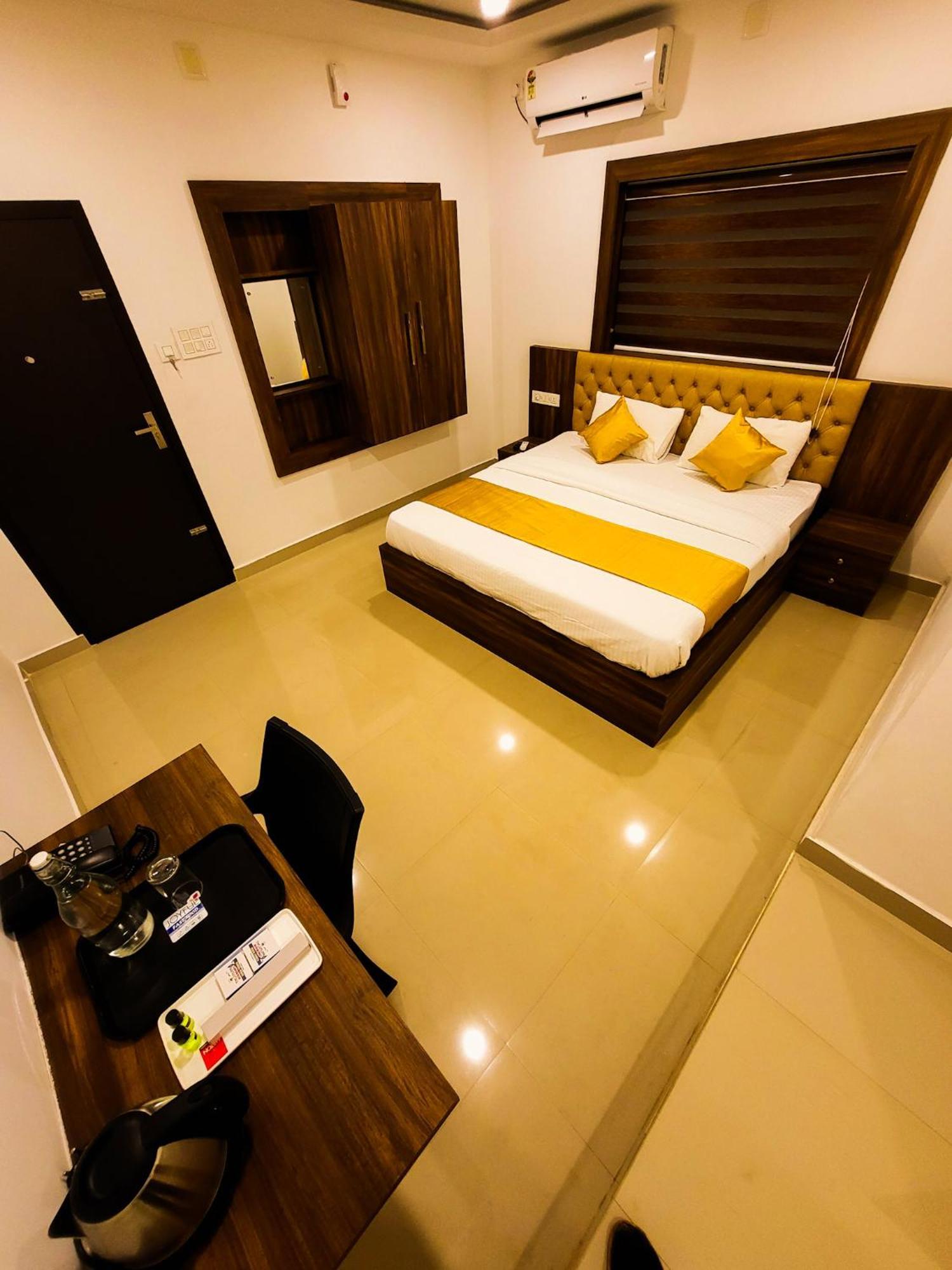 Thejaswini Residency Cheruvathur Nīleshwar Exteriör bild