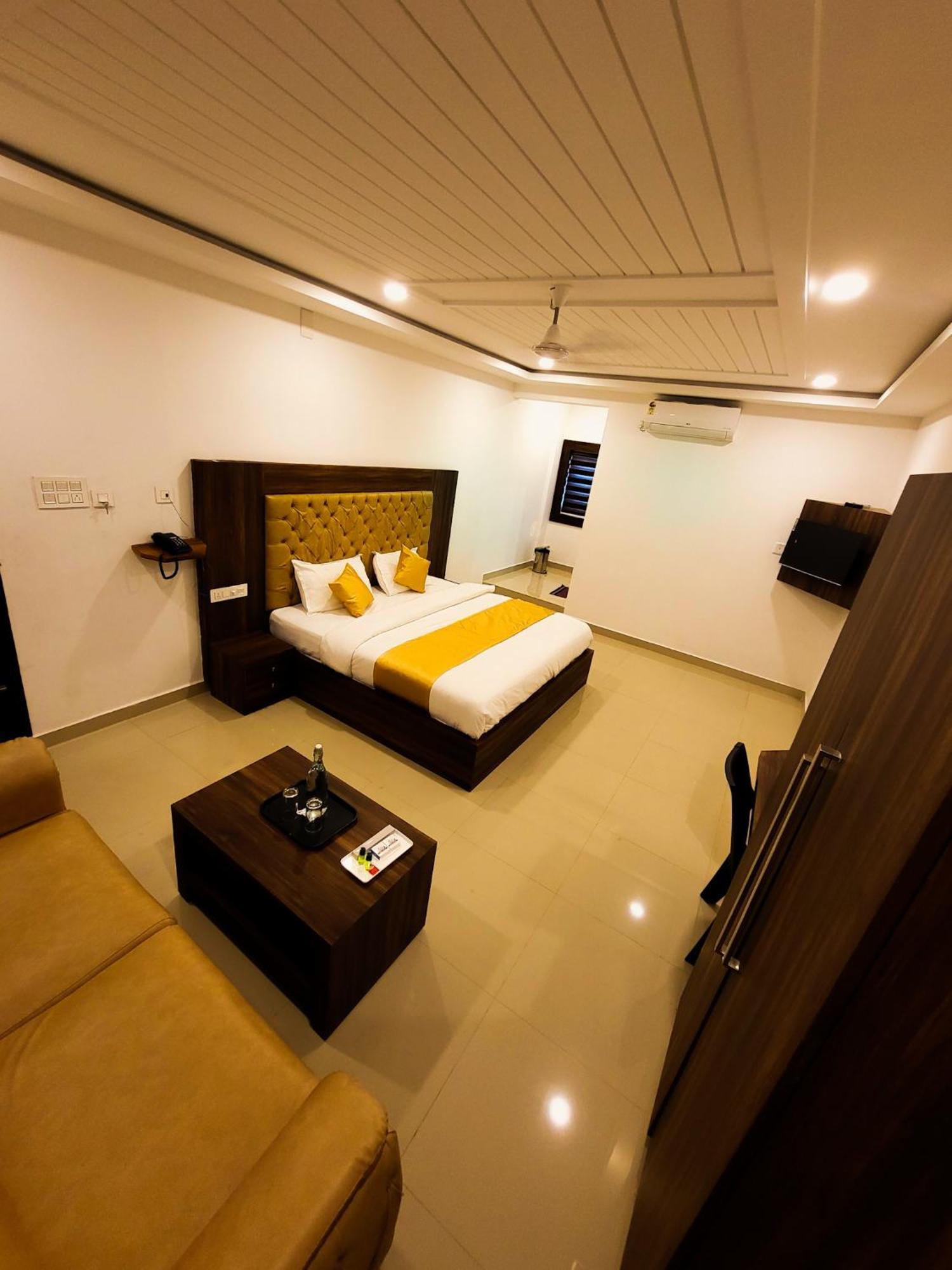 Thejaswini Residency Cheruvathur Nīleshwar Exteriör bild